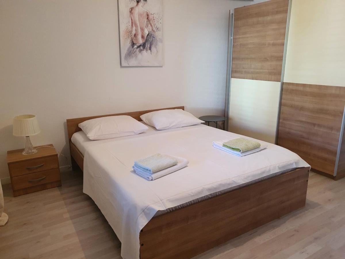 锡尼Apartman Luka公寓 外观 照片
