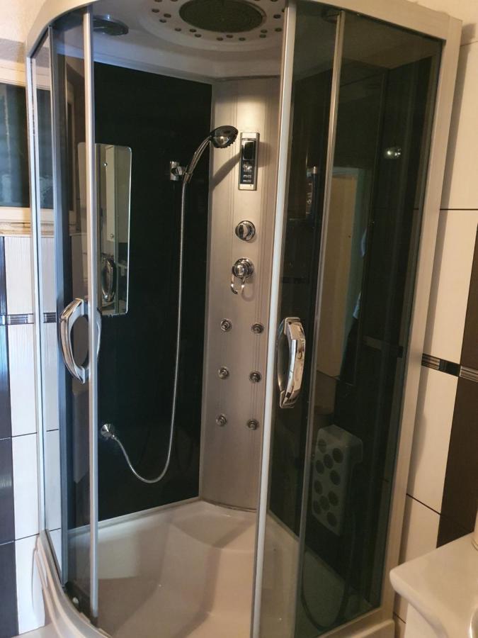 锡尼Apartman Luka公寓 外观 照片