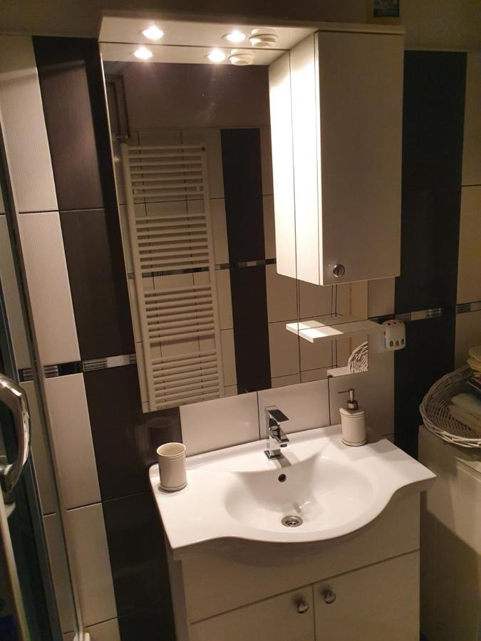 锡尼Apartman Luka公寓 外观 照片