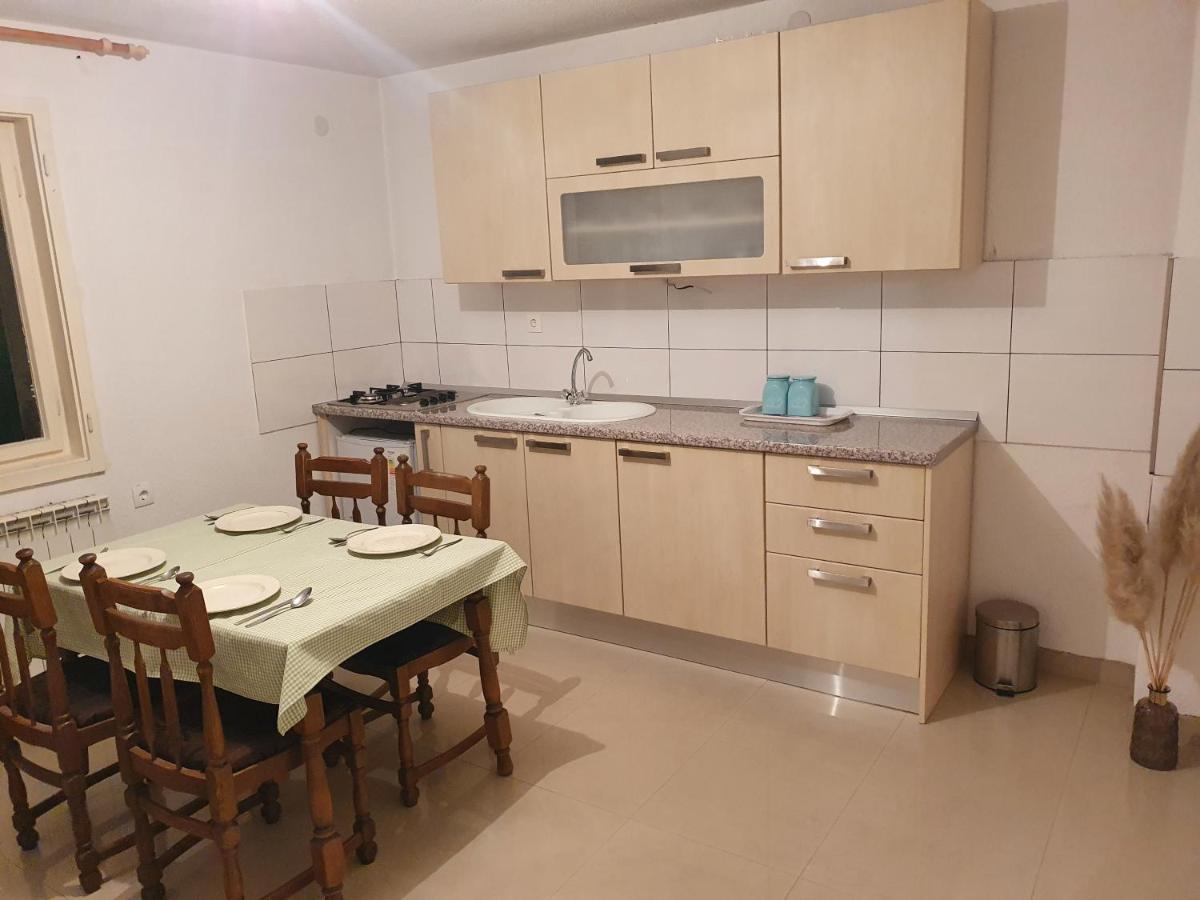 锡尼Apartman Luka公寓 外观 照片