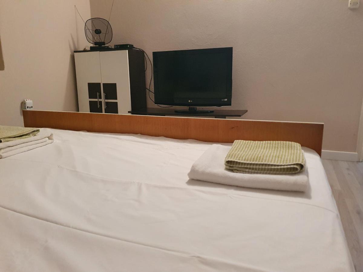 锡尼Apartman Luka公寓 外观 照片